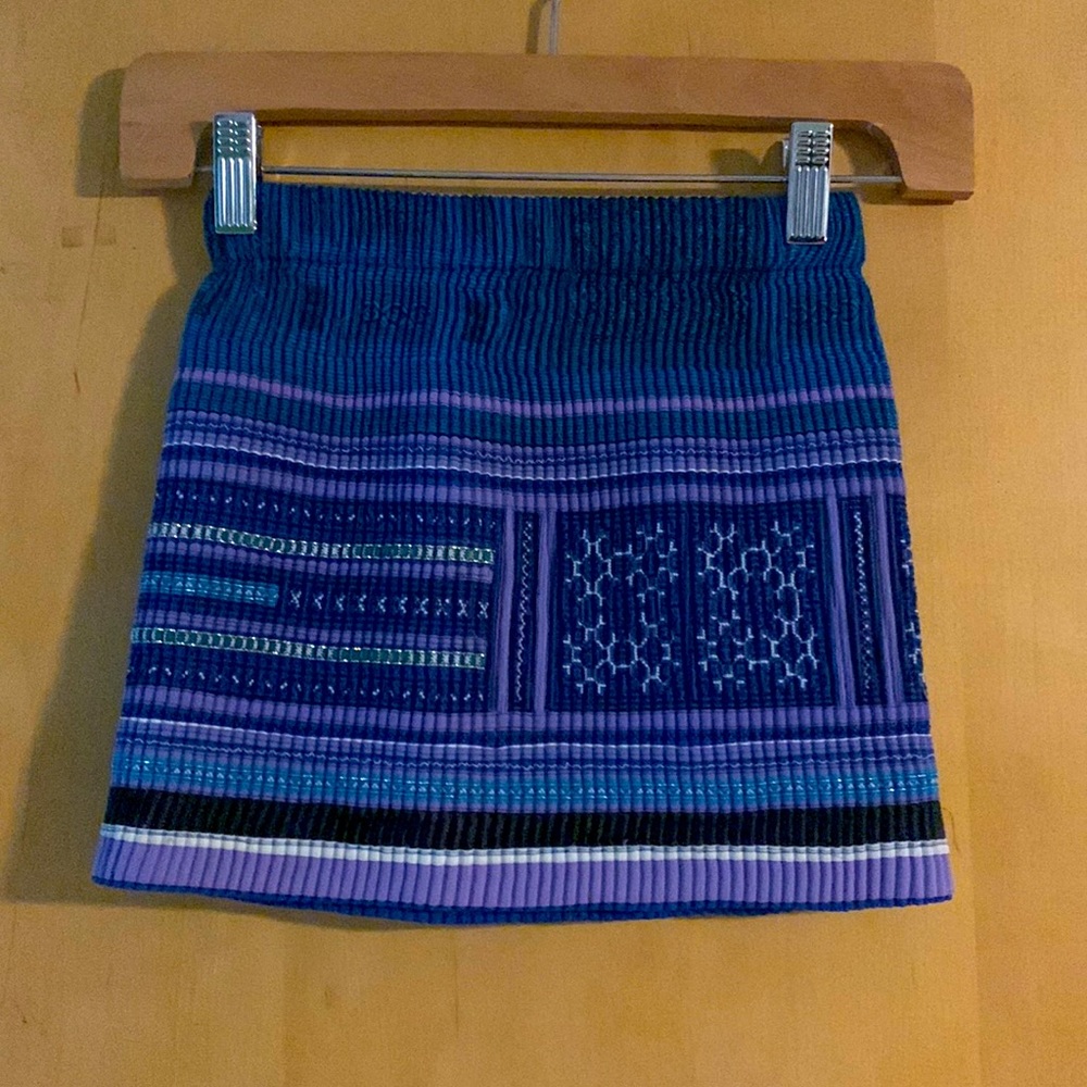 Cute vintage little girl mini skirt with 21 inch waist and 11 1/8 inch long